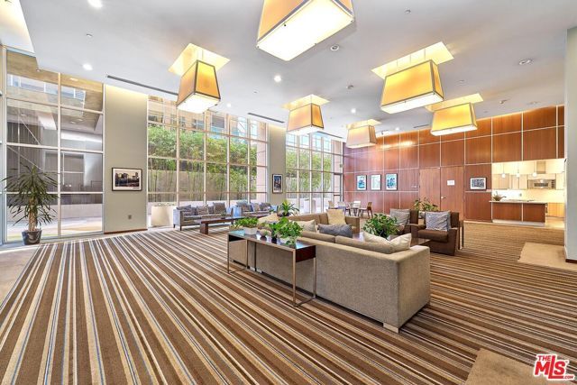 801 S Grand Avenue 2106, Los Angeles, CA 90017