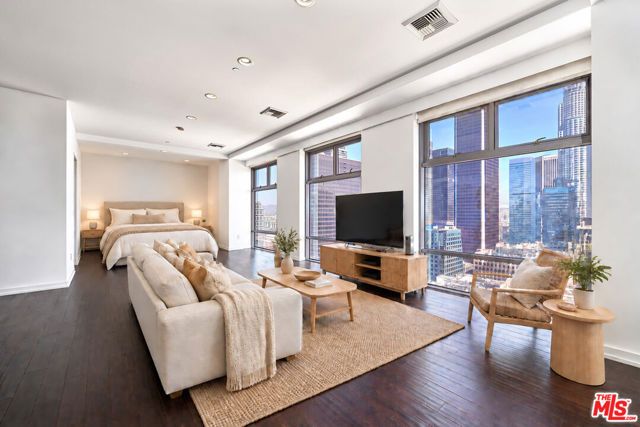 801 S Grand Avenue 2106, Los Angeles, CA 90017
