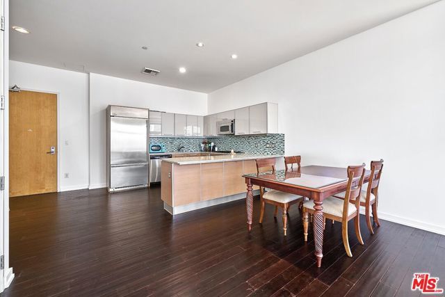 801 S Grand Avenue 2106, Los Angeles, CA 90017