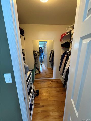 3 Vine Street, Hampton Bays, NY 11946