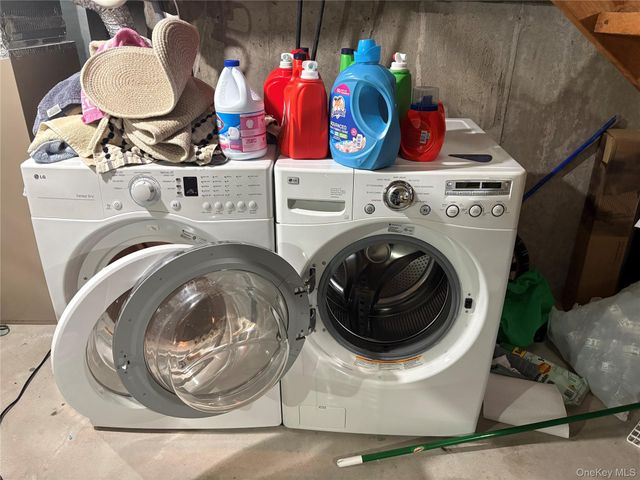 3 Vine Street, Hampton Bays, NY 11946