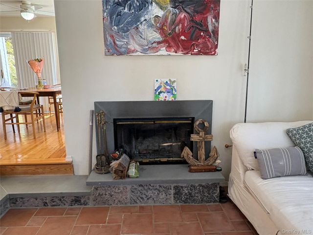 3 Vine Street, Hampton Bays, NY 11946