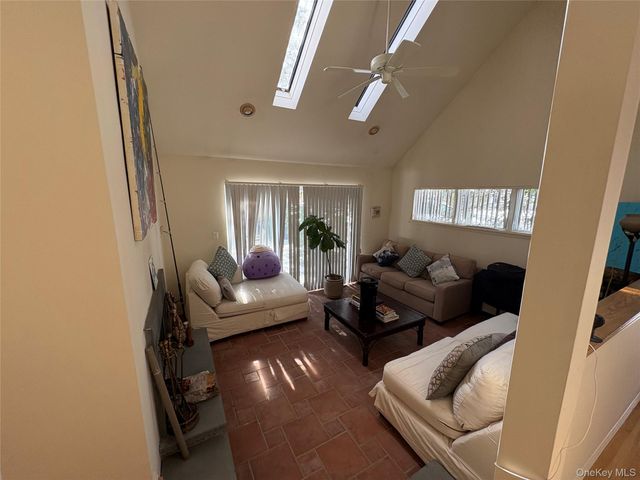 3 Vine Street, Hampton Bays, NY 11946