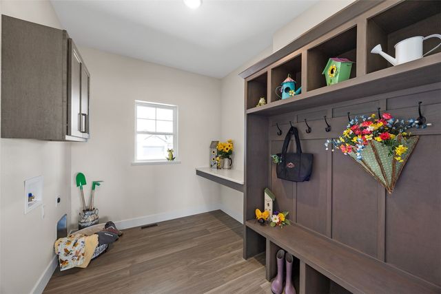 3007 Prairielight Court, Hiawatha, IA 52233