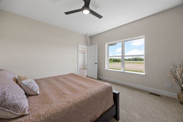 3007 Prairielight Court, Hiawatha, IA 52233