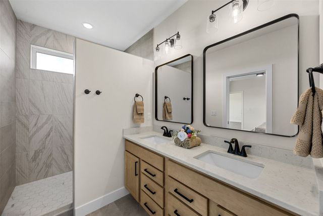 3007 Prairielight Court, Hiawatha, IA 52233