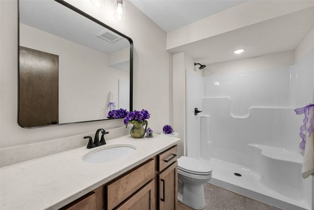 3007 Prairielight Court, Hiawatha, IA 52233