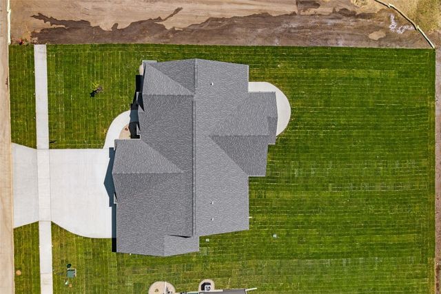 3007 Prairielight Court, Hiawatha, IA 52233