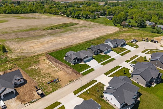 3007 Prairielight Court, Hiawatha, IA 52233