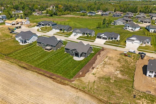 3007 Prairielight Court, Hiawatha, IA 52233