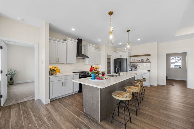 3007 Prairielight Court, Hiawatha, IA 52233