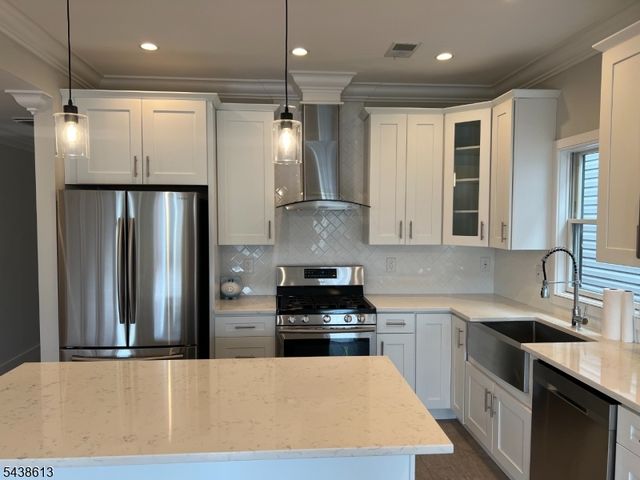 104 Poplar St 2, Jersey City, NJ 07307