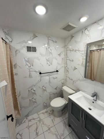 104 Poplar St 2, Jersey City, NJ 07307