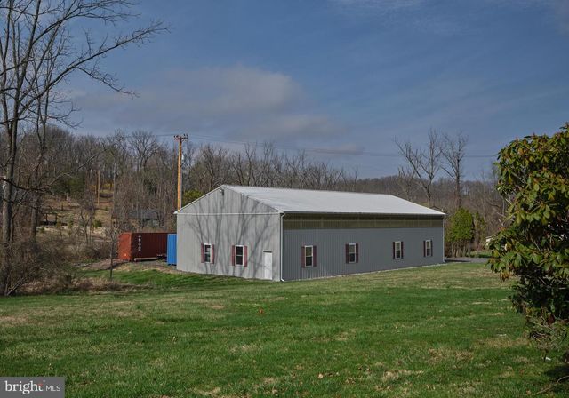 4325 LEHNENBERG RD, Riegelsville, PA 18077