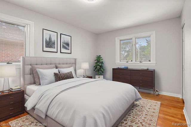 21979 Hickorywood Drive, Dearborn Heights, MI 48127