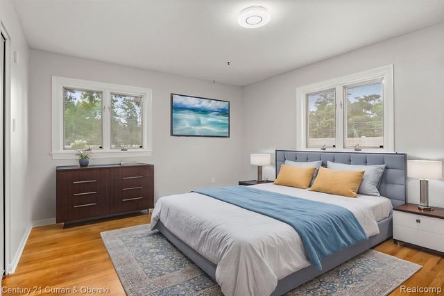 21979 Hickorywood Drive, Dearborn Heights, MI 48127