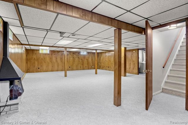 21979 Hickorywood Drive, Dearborn Heights, MI 48127