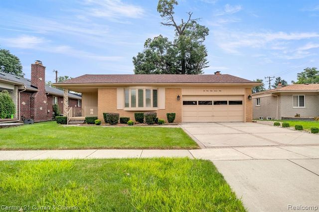 21979 Hickorywood Drive, Dearborn Heights, MI 48127