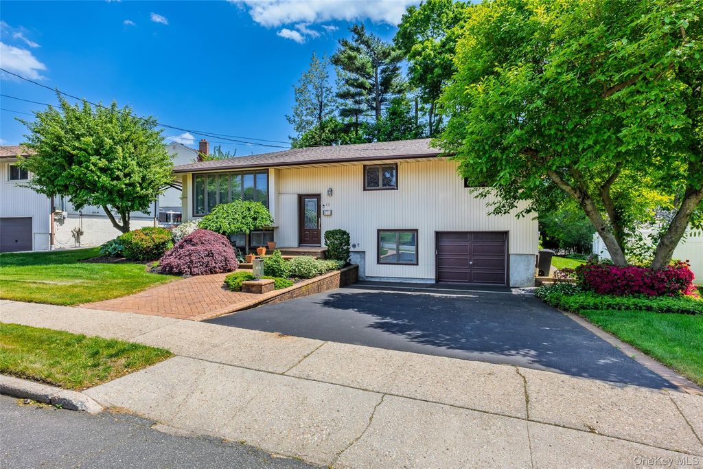 12 Jano Place, Plainview, NY 11803 — photo 2