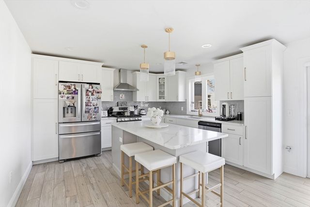 17 Fieldstone Ln, Marion, MA 02738