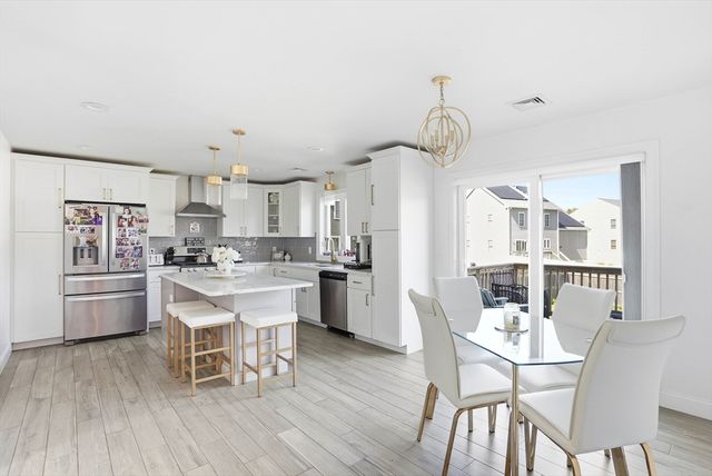 17 Fieldstone Ln, Marion, MA 02738