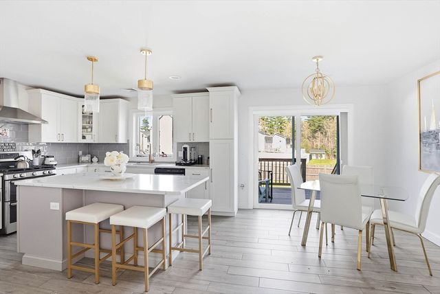 17 Fieldstone Ln, Marion, MA 02738