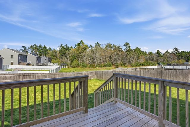17 Fieldstone Ln, Marion, MA 02738