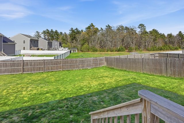 17 Fieldstone Ln, Marion, MA 02738