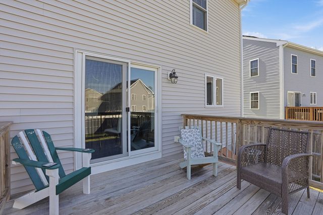 17 Fieldstone Ln, Marion, MA 02738