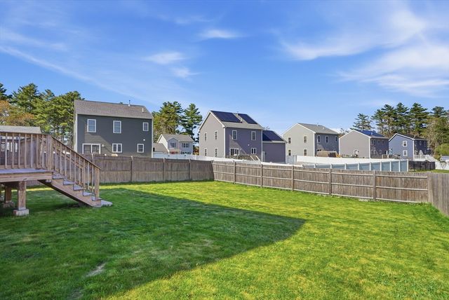 17 Fieldstone Ln, Marion, MA 02738