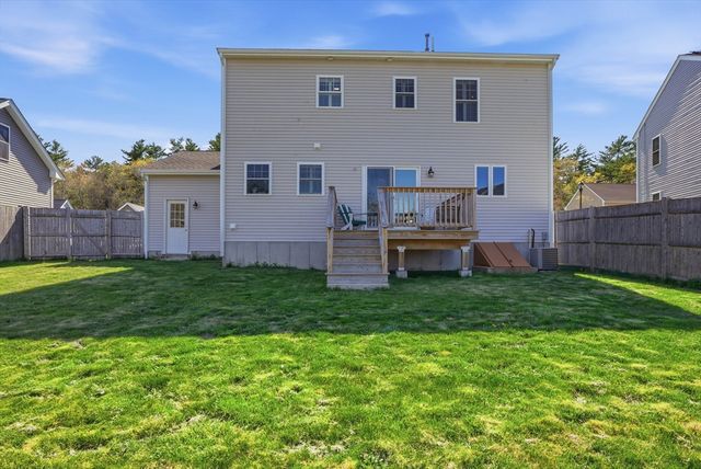 17 Fieldstone Ln, Marion, MA 02738