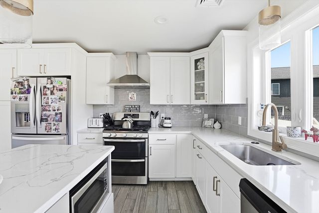 17 Fieldstone Ln, Marion, MA 02738