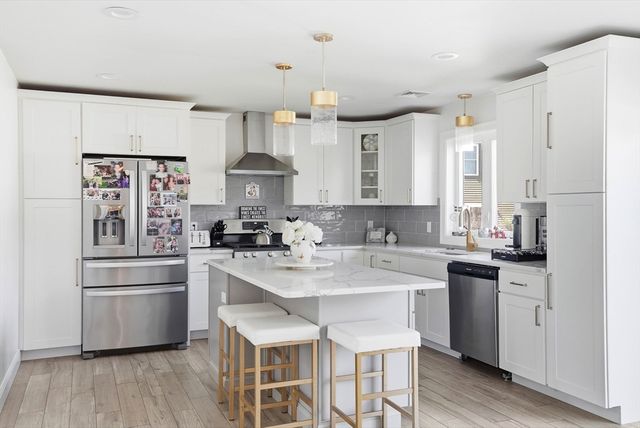17 Fieldstone Ln, Marion, MA 02738