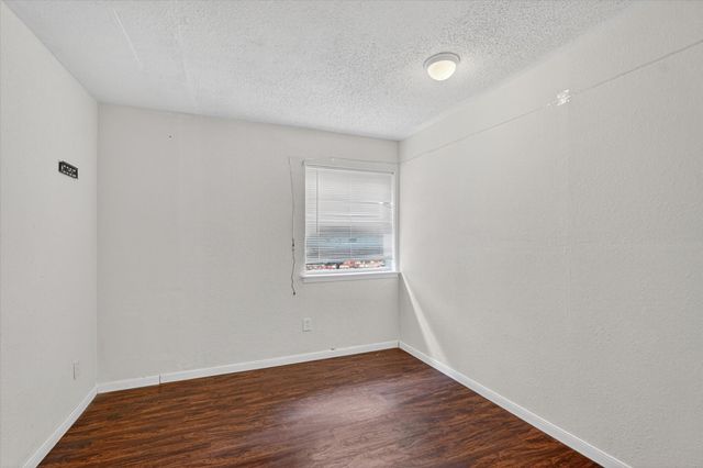 2422 Lakeshore Drive, Grand Prairie, TX 75051