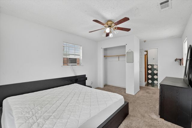 2422 Lakeshore Drive, Grand Prairie, TX 75051
