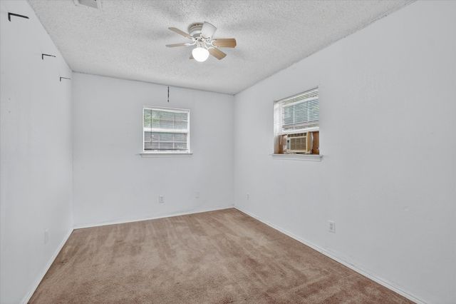 2422 Lakeshore Drive, Grand Prairie, TX 75051