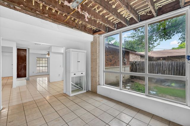 2422 Lakeshore Drive, Grand Prairie, TX 75051