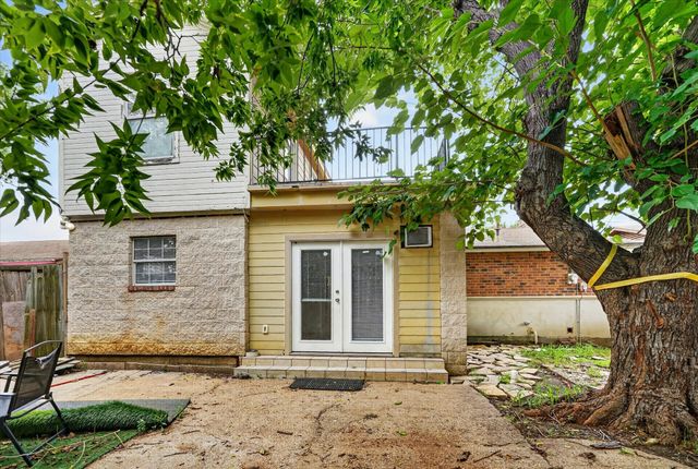 2422 Lakeshore Drive, Grand Prairie, TX 75051