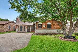 2422 Lakeshore Drive, Grand Prairie, TX 75051