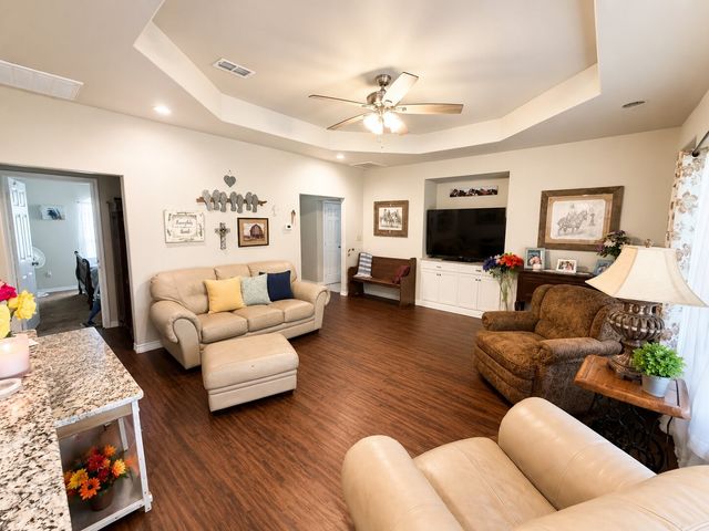 426 Oak Leaf Trail, East Tawakoni, TX 75472
