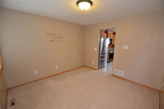 3608 Brook Run Drive, Des Moines, IA 50317