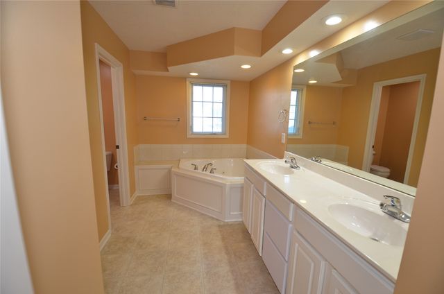 3608 Brook Run Drive, Des Moines, IA 50317