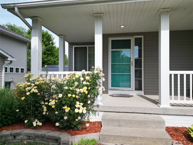 3608 Brook Run Drive, Des Moines, IA 50317
