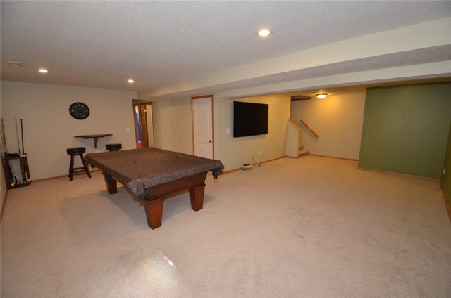 3608 Brook Run Drive, Des Moines, IA 50317
