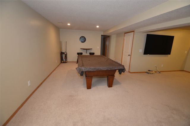 3608 Brook Run Drive, Des Moines, IA 50317