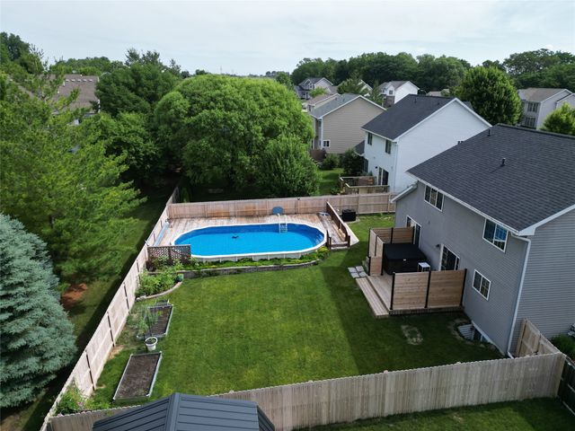 3608 Brook Run Drive, Des Moines, IA 50317