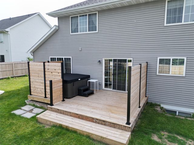 3608 Brook Run Drive, Des Moines, IA 50317