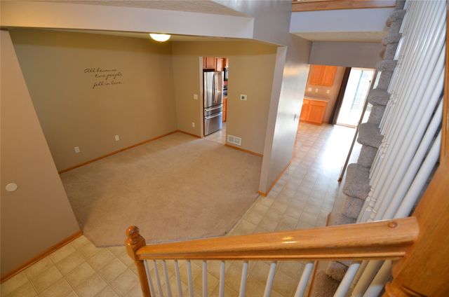 3608 Brook Run Drive, Des Moines, IA 50317