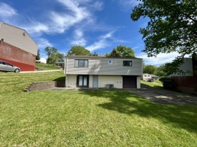 5764 Wilson Dr, Bethel Park, PA 15102