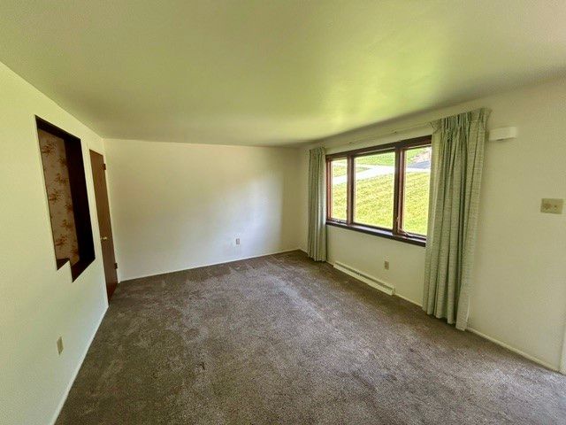 5764 Wilson Dr, Bethel Park, PA 15102